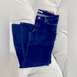 715 Levi Jeans